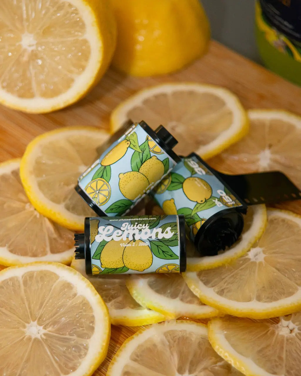 ECN2/ Juicy Lemons 50 ISO - 135/36 – 35mm film roll gallery vista 8 di 8