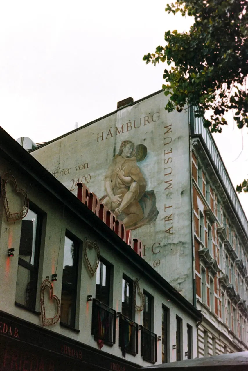 ECN-2 Halloween 100T – Cinematic Film 135/36 - Photo Studio Berlin