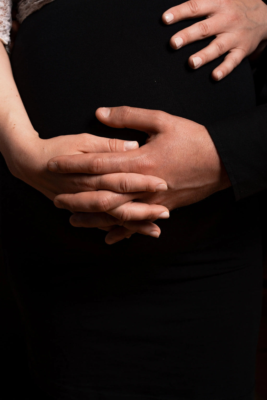 Maternity Photoshoot Berlin — A Moment That Becomes Memory Photo Studio Berlin