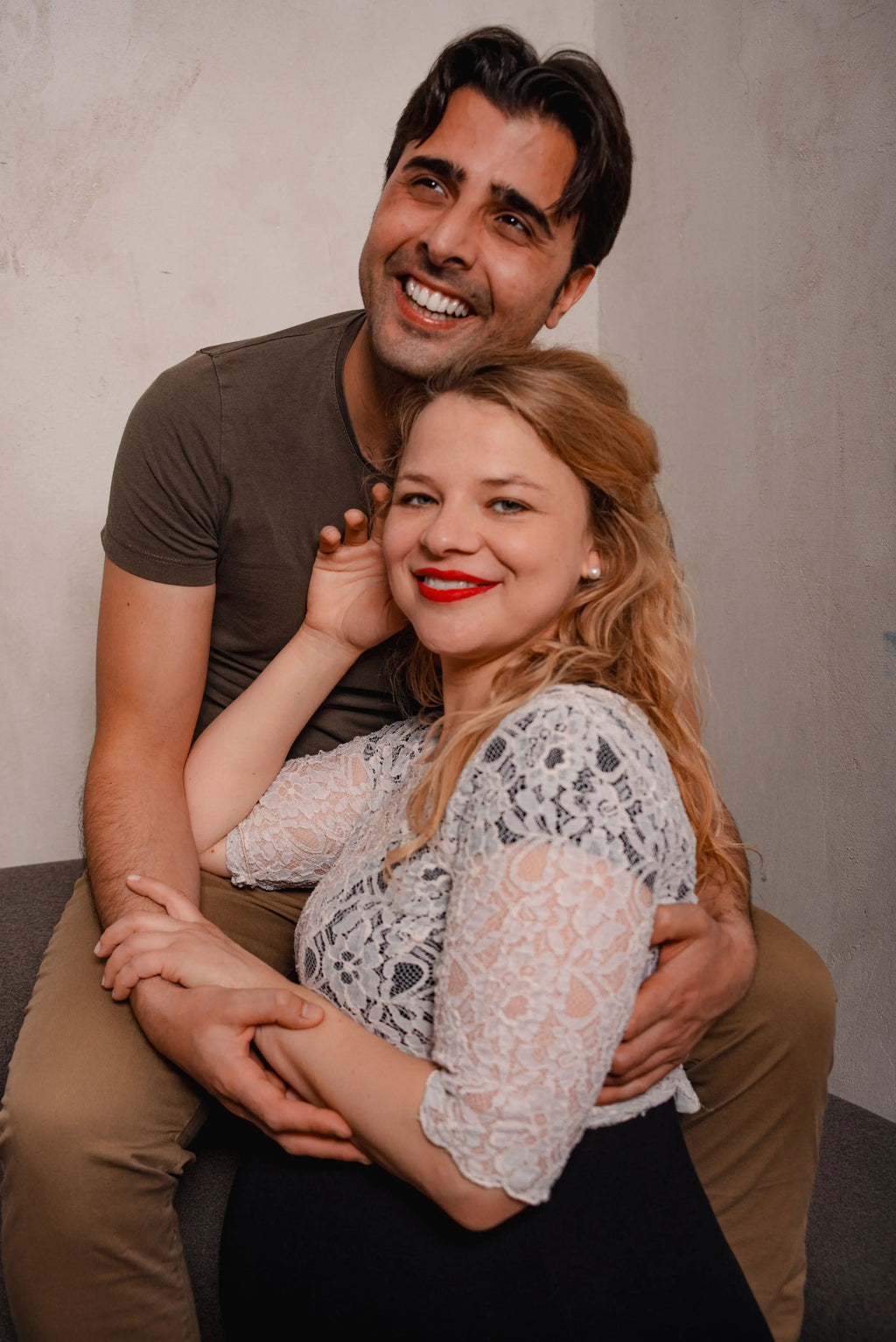 Maternity Photoshoot Berlin — A Moment That Becomes Memory Photo Studio Berlin