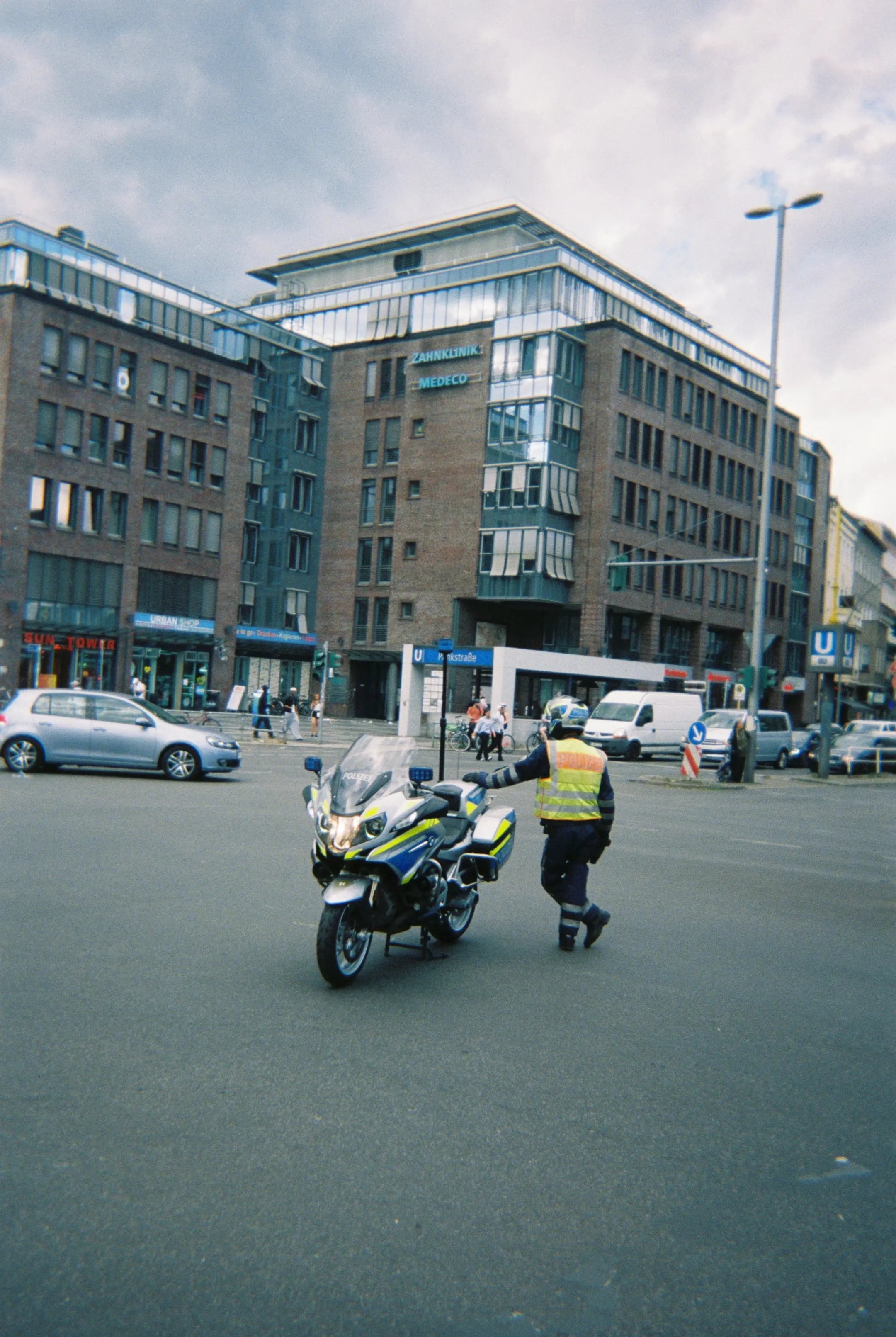 Reusable Camera PolaWalk - Limited Edition – analogue camera gallery view 3 of 5