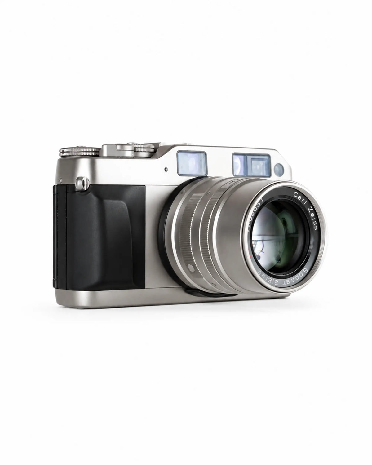 Contax G1 with Carl Zeiss Sonnar 90mm f/2.8 – product view 3